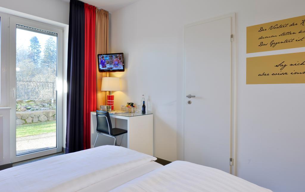 Hotel Fliegendes Klassenzimmer Bad Berleburg Esterno foto