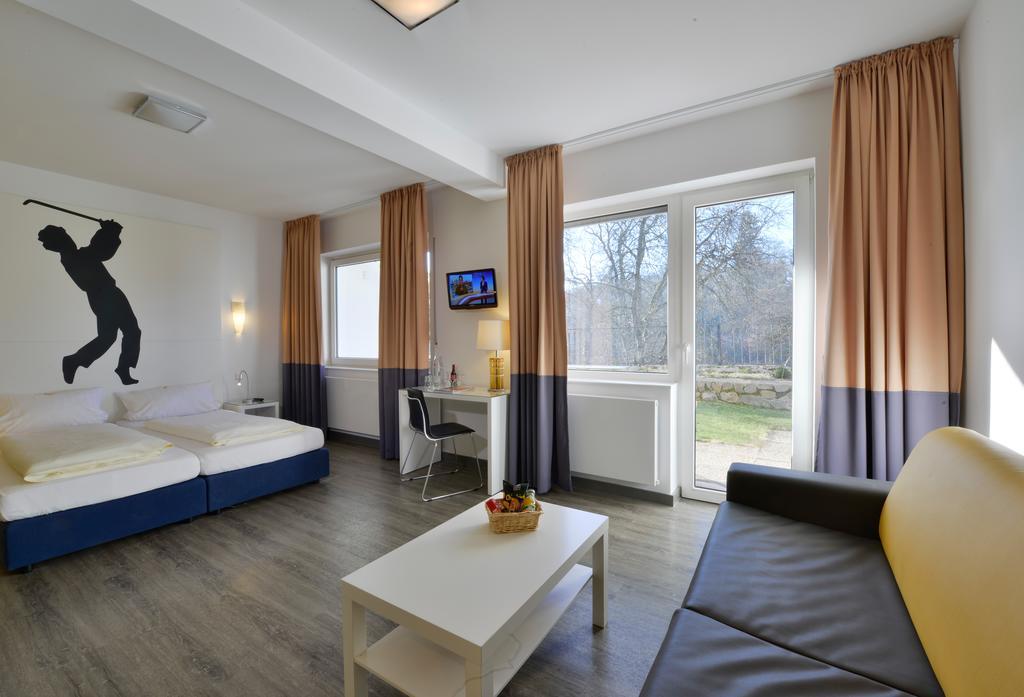 Hotel Fliegendes Klassenzimmer Bad Berleburg Esterno foto