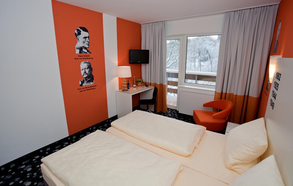 Hotel Fliegendes Klassenzimmer Bad Berleburg Esterno foto